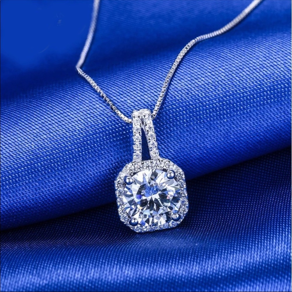 🌟 Silver Necklace